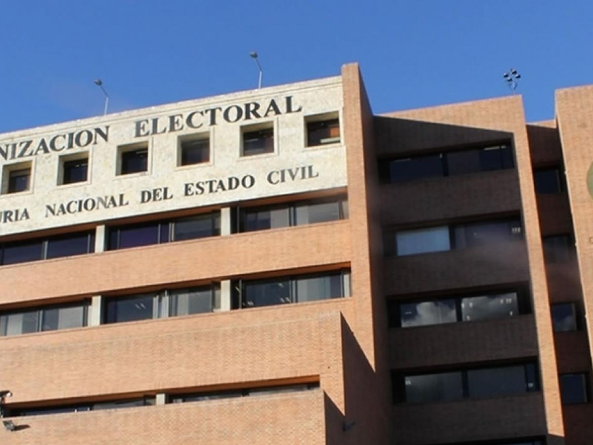 CNE formula cargos contra encuestadora Atlas Intel por presuntas irregularidades en requisitos legales