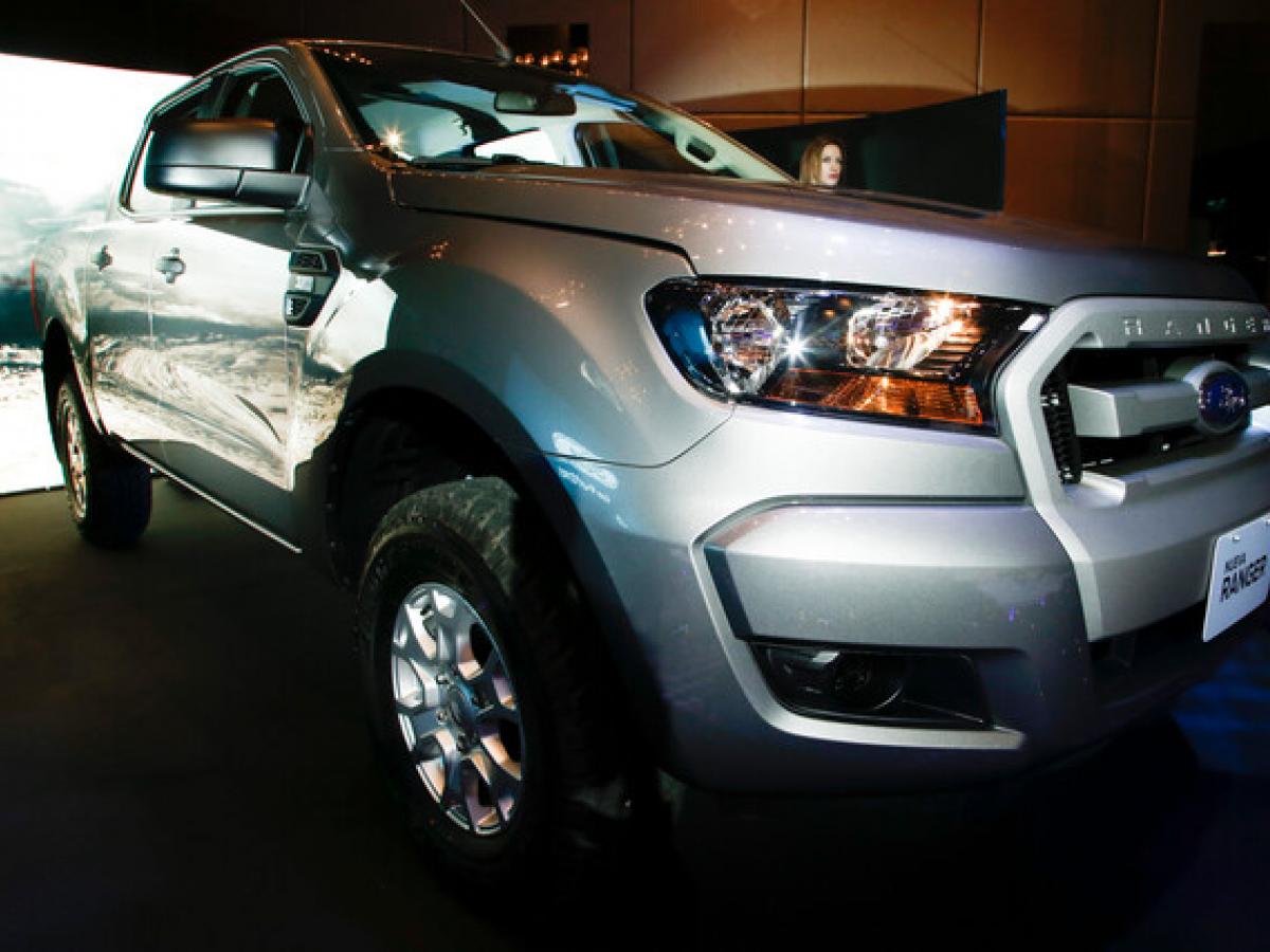 Cámara de Representantes explicó cambio de camionetas a congresitas