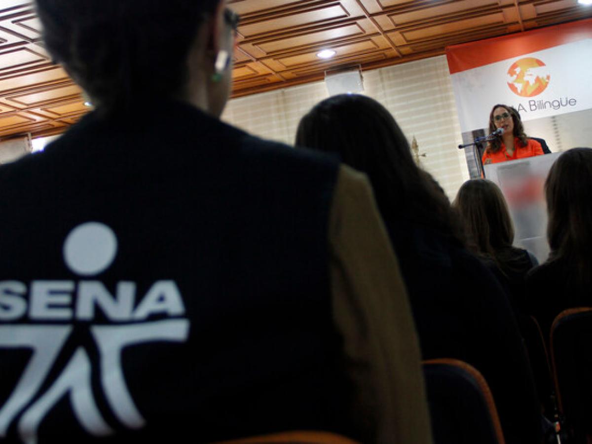 Destituyen e inhabilitan por 10 años a exdirector del Sena