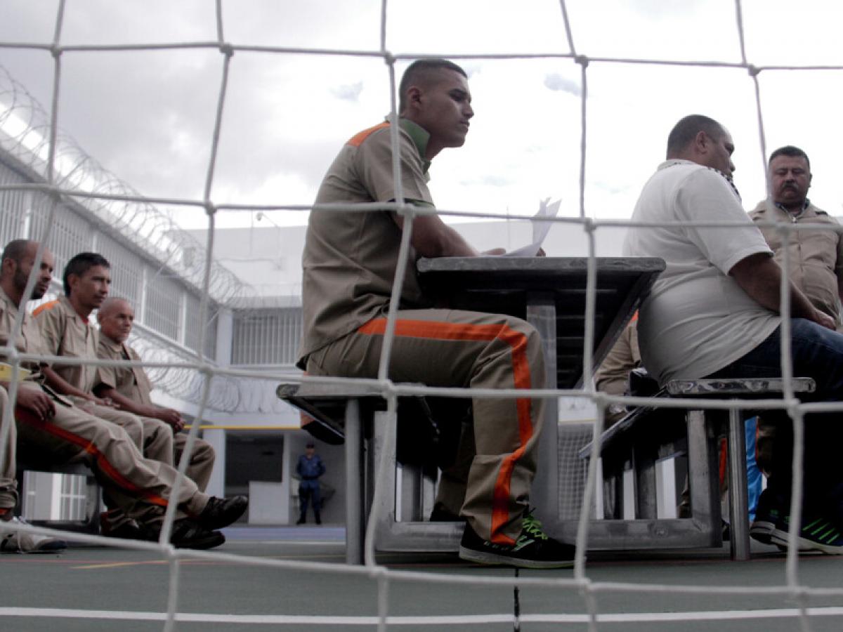 Cárcel La Modelo de Bogotá | El 'profe' que enseña francés