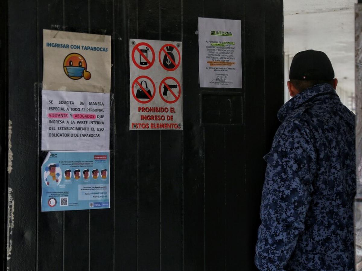 Imputan a guardias del Impec por ingresar licor a La Modelo