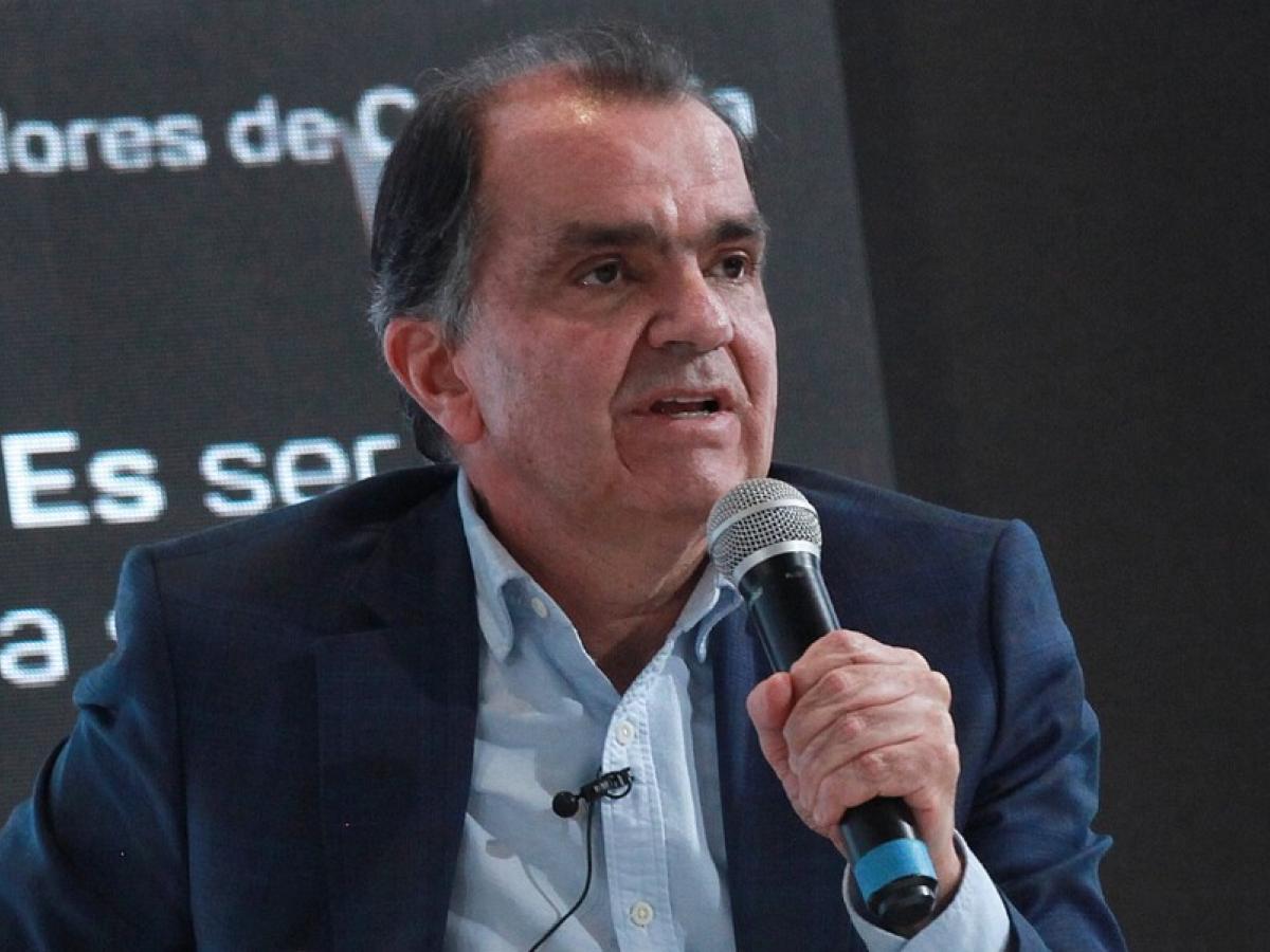 ¿Por qué renunció Óscar Iván Zuluaga al Centro Democrático?