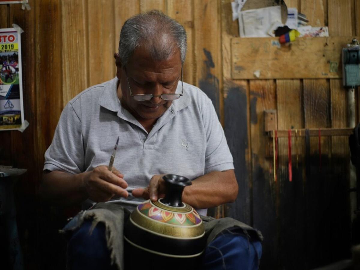 Músicos y artesanos colombianos 