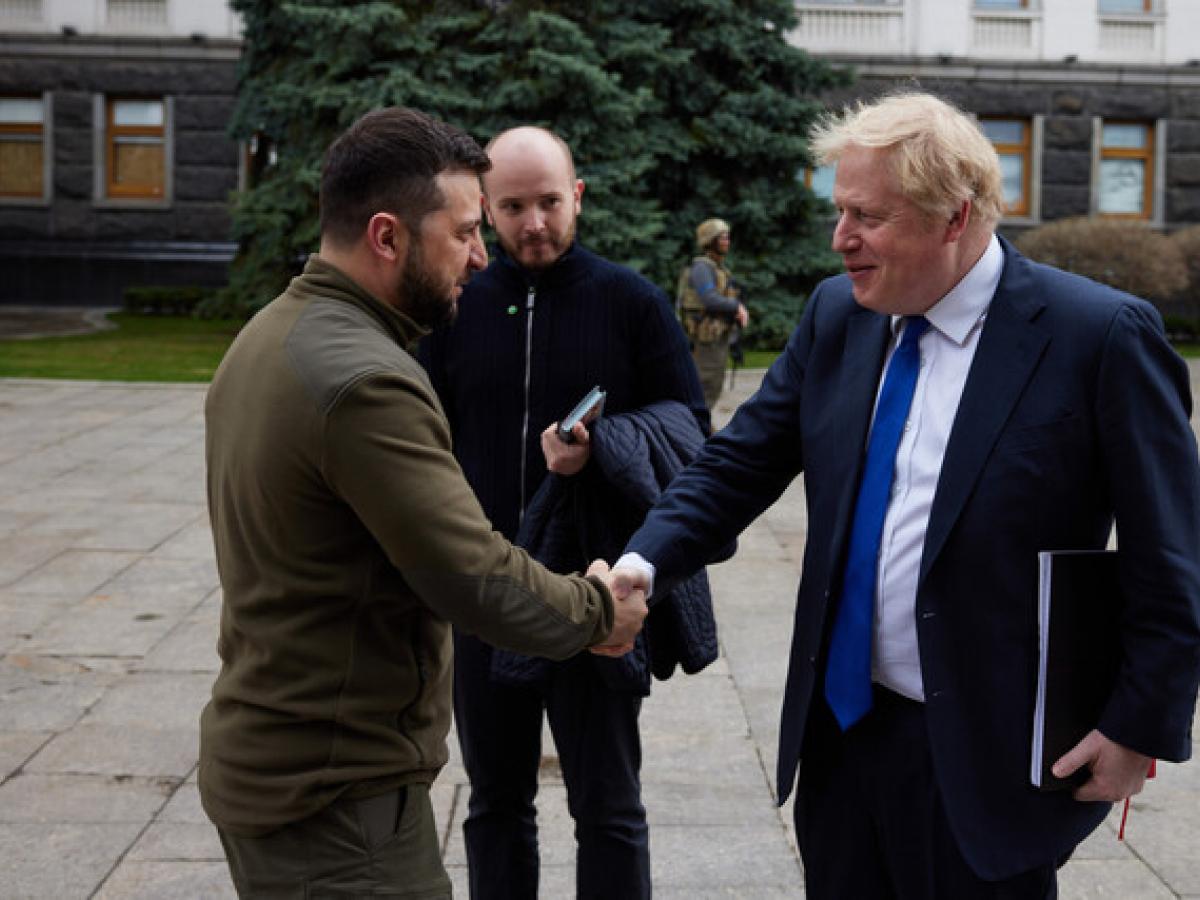 Guerra en Ucrania:  Boris Johnson se reunió con Volodimir Zelenski