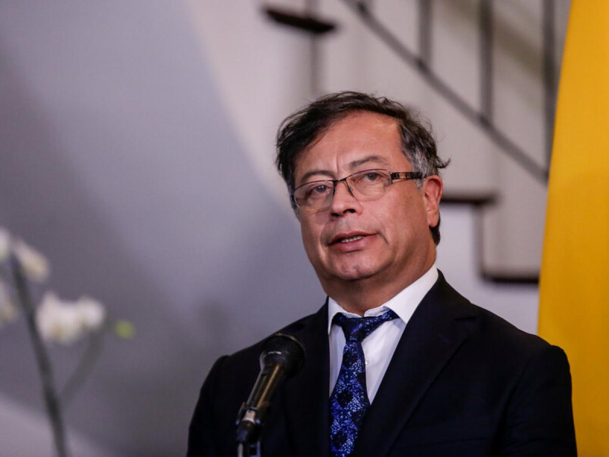 Atentados a Policías en Colombia: Petro se comprometió a verificar situación de familiares
