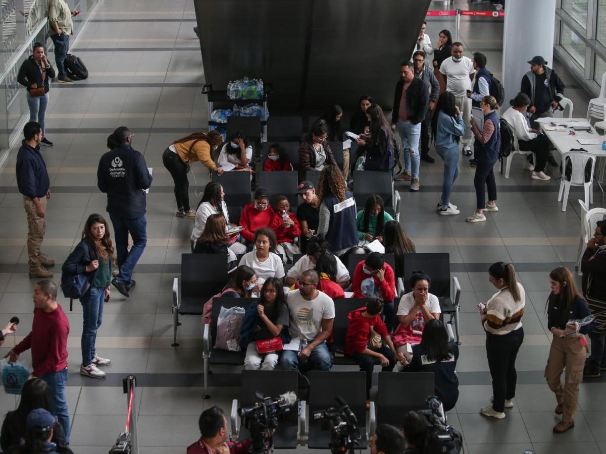 Segundo vuelo de colombianos deportados | Título 42 en Estados Unidos