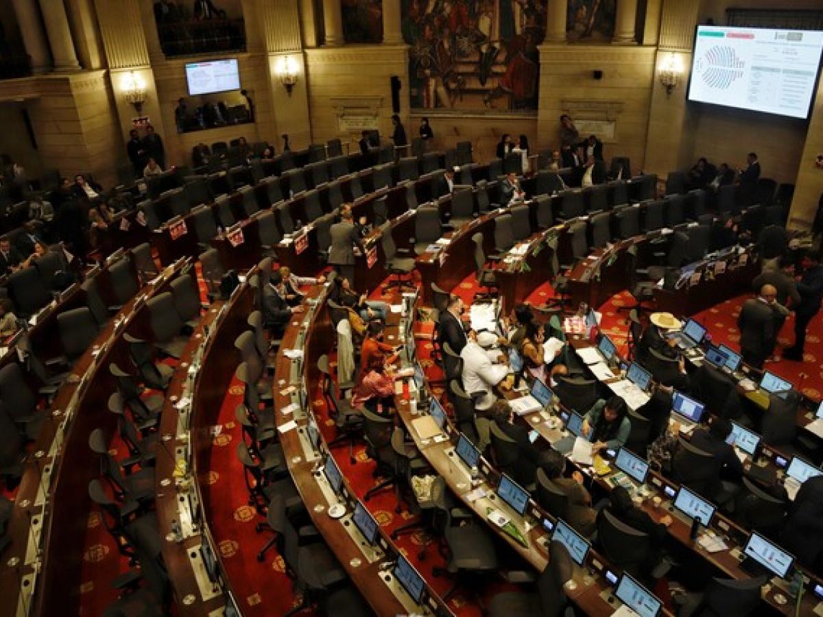 Corte Suprema abre indagación a 19 congresistas por irregularidades en contratación en FNA