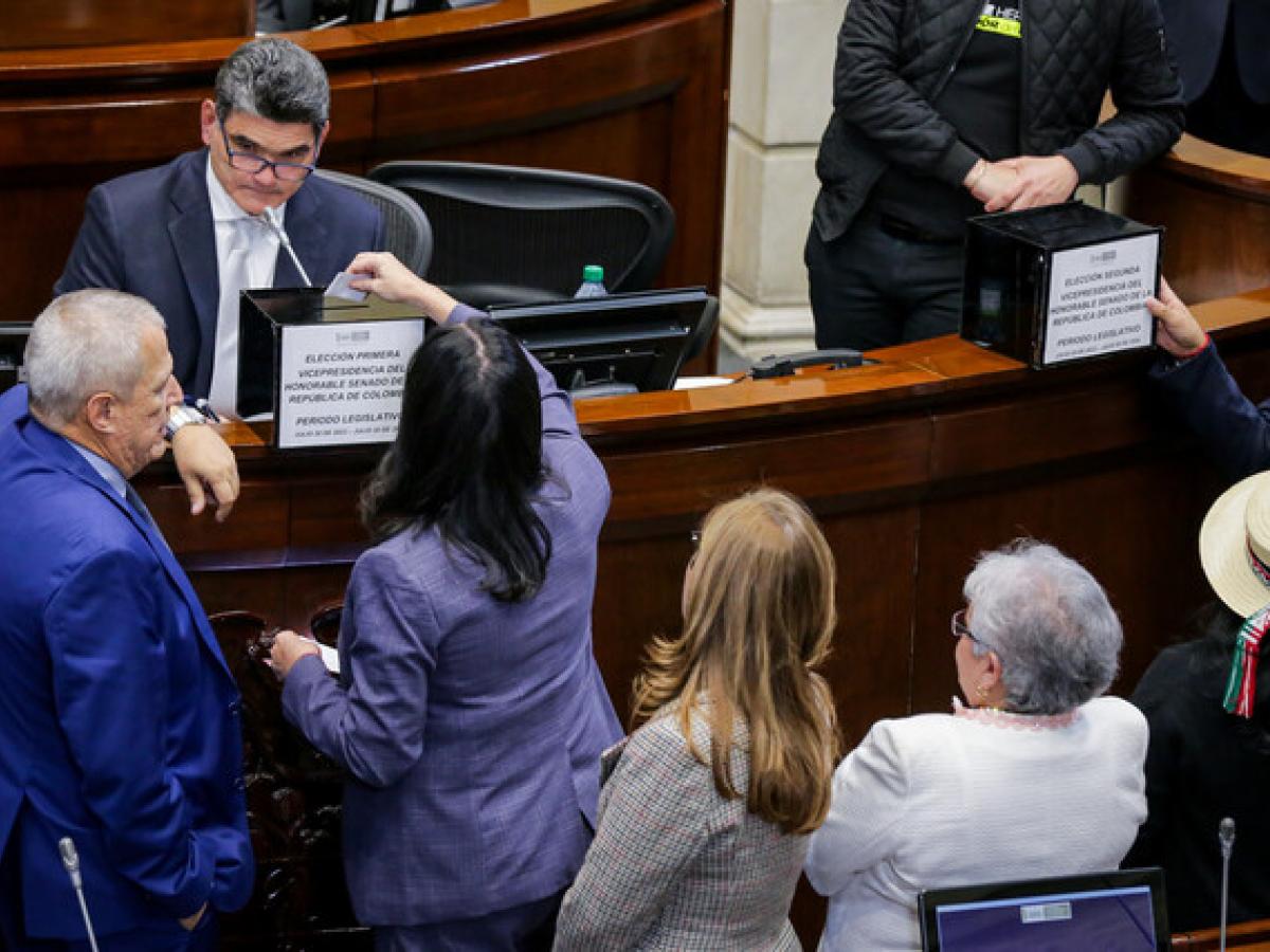 De la Calle y Losada impulsan proyecto de ley de eutanasia en Colombia