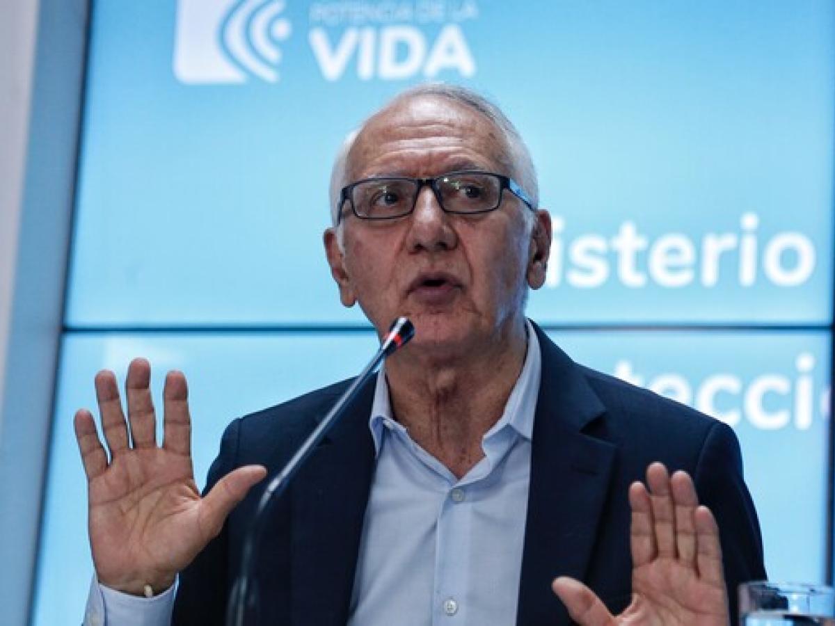 Abren investigación al ministro de Salud y a Carolina Corcho por escasez de medicamentos