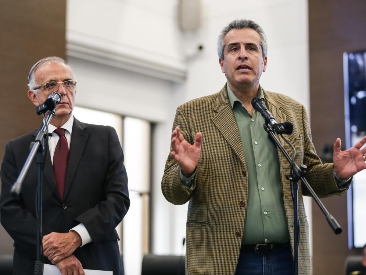 Ministro del interior habla sobre la jornada de elecciones territoriales.