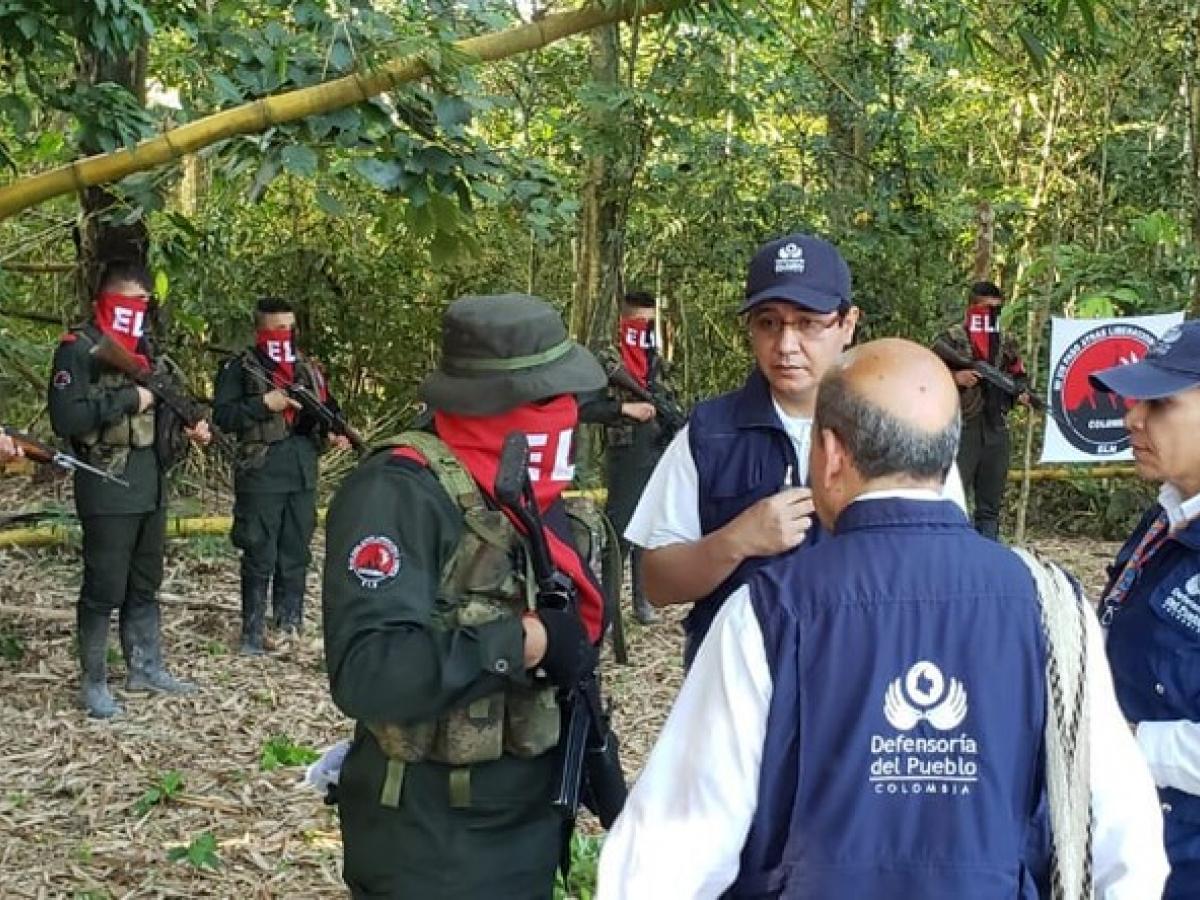 El Eln libera a seis miembros de la fuerza pública en Arauca