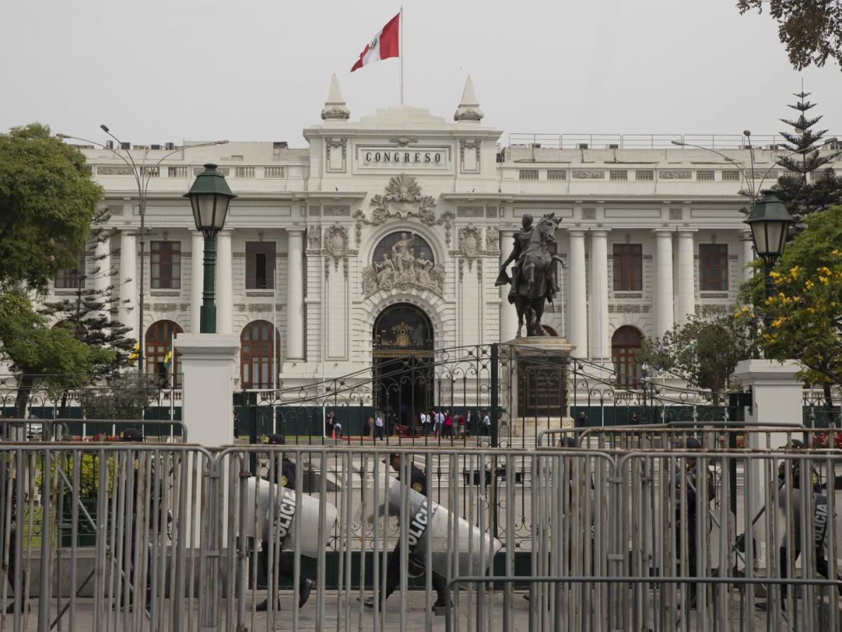 Perú: violencia, estado de emergencia e incertidumbre política