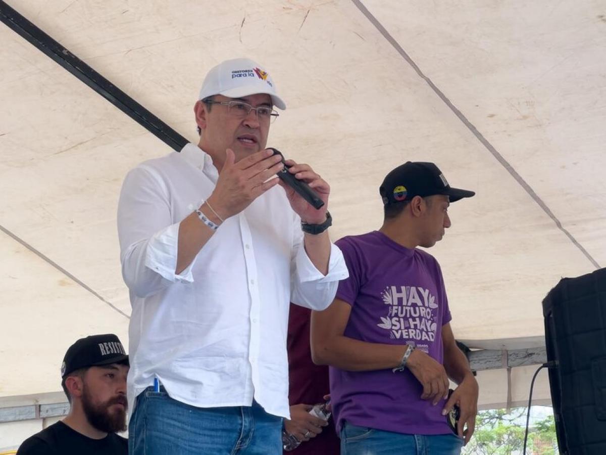 Ministro del Interior se reúne con familias de jóvenes de la primera línea en Cali