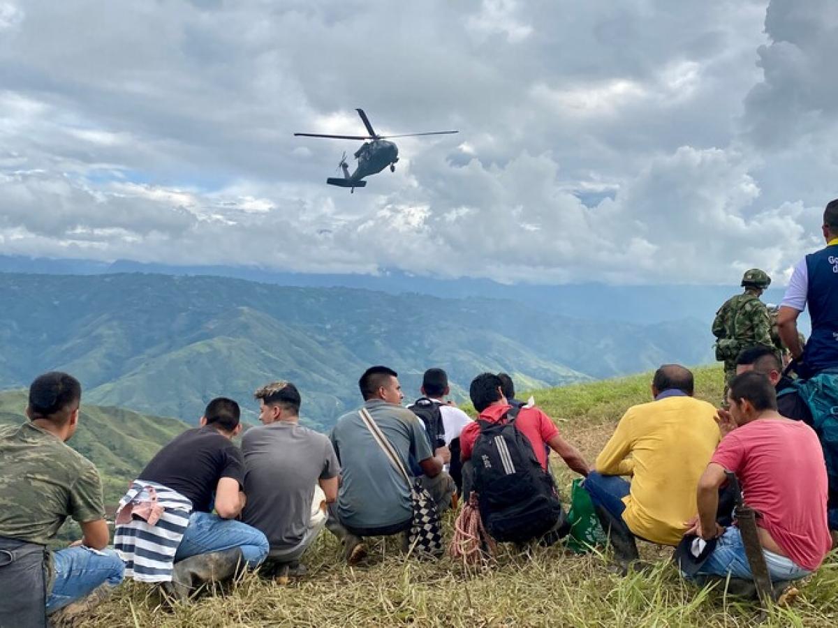 Derrumbe en Cauca: 116 personas han sido evacuadas por la Fuerza Aérea 