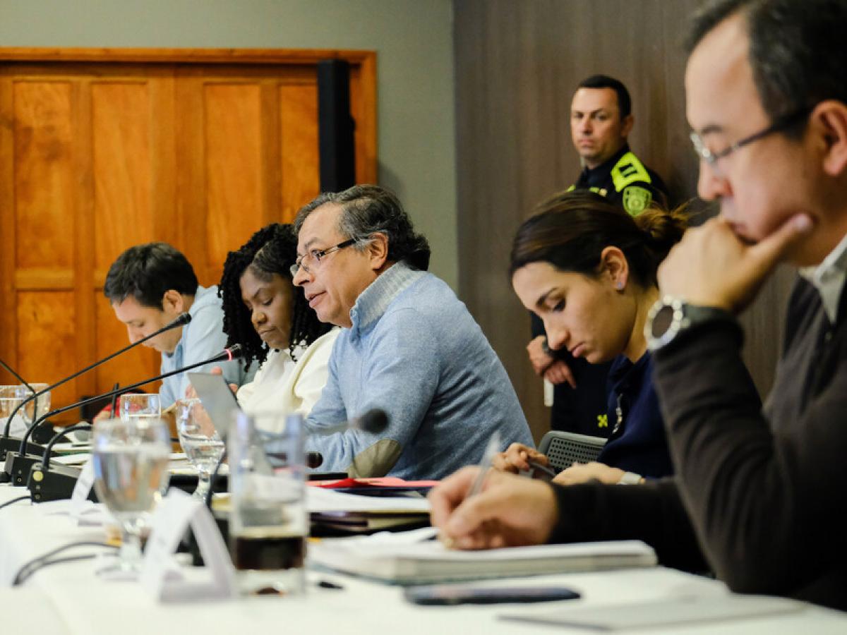 Petro pide renuncia a todos sus ministros ¿por qué?