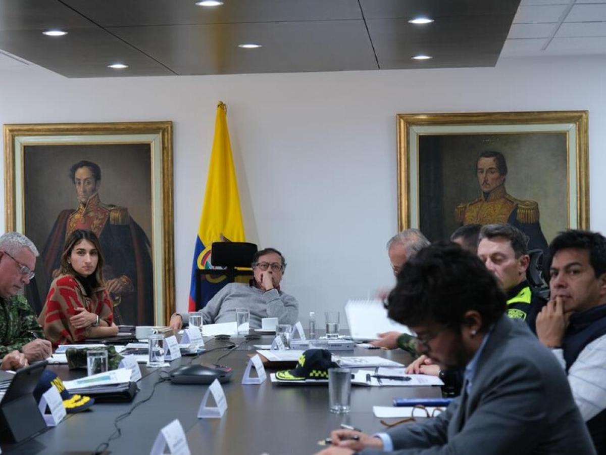 Petro lidera puesto de mando unificado sobre volcán Nevado del Ruiz