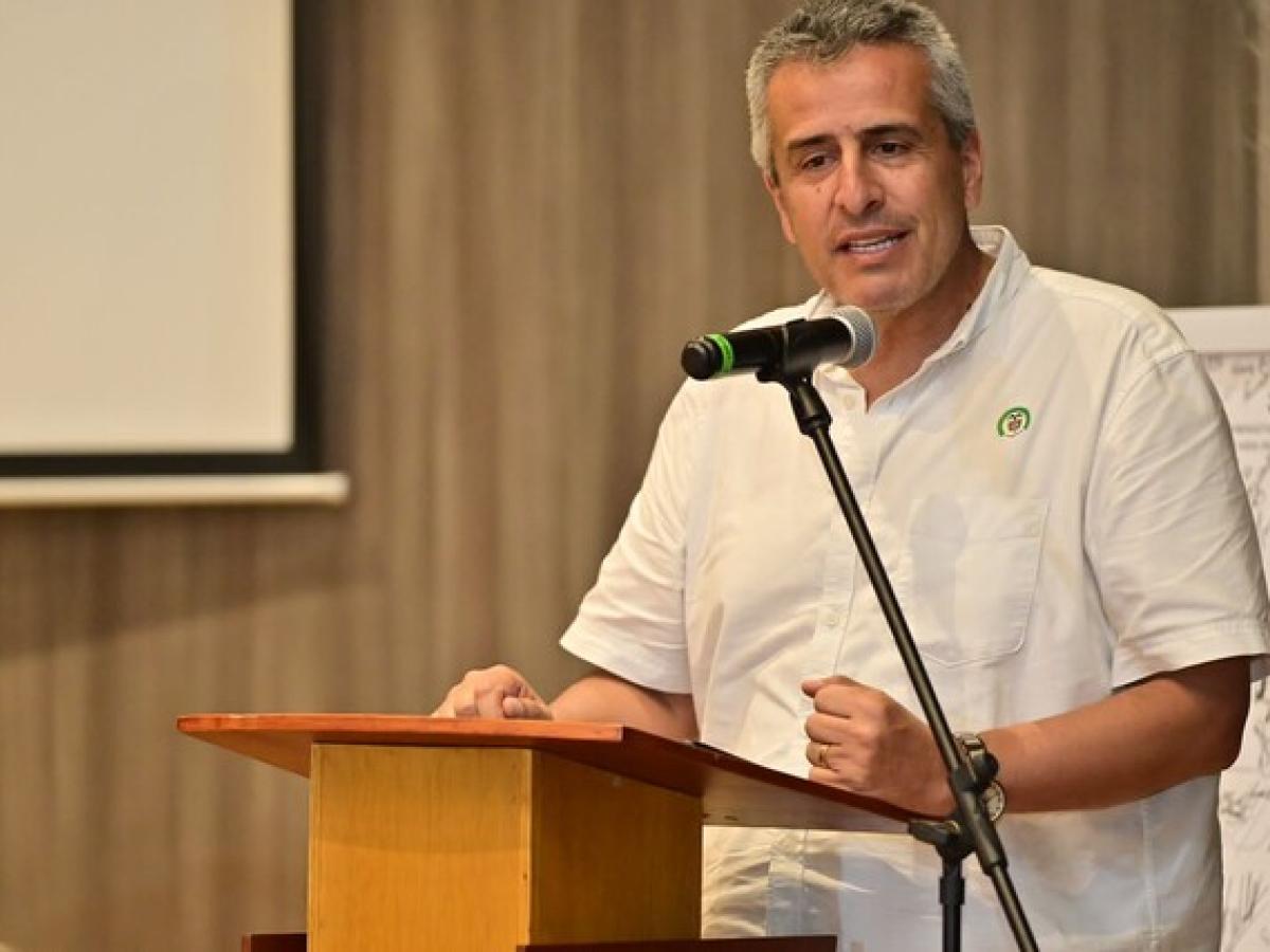 Ministro del Interior presenta balance de compromisos en La Guajira: mejoras en salud, agua potable y energía