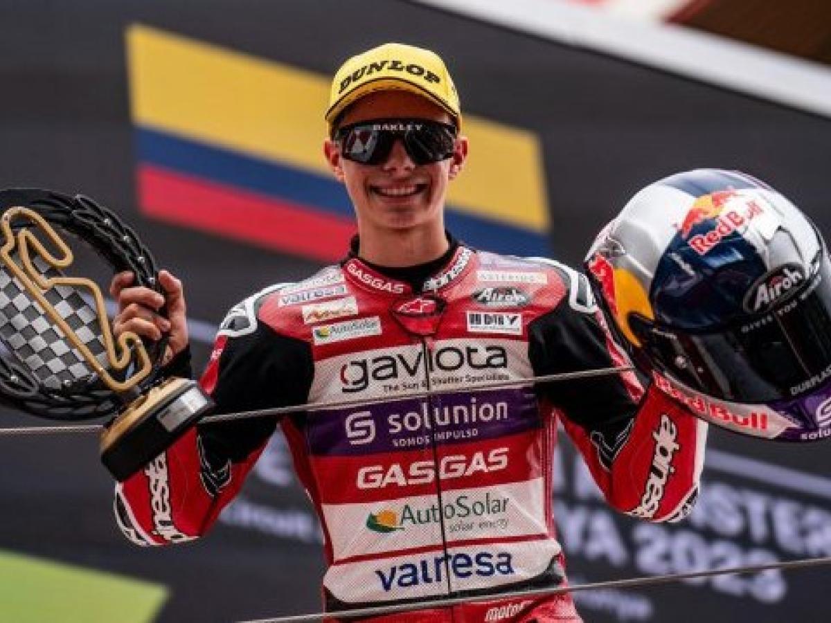David Alonso cerró histórica temporada en el podio de Moto3