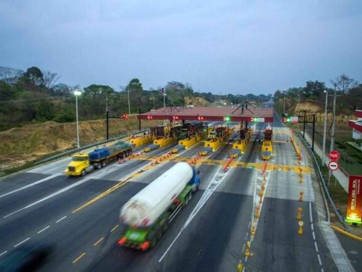 Incineran máquinas y ambulancia que operaban en la Ruta del Sol