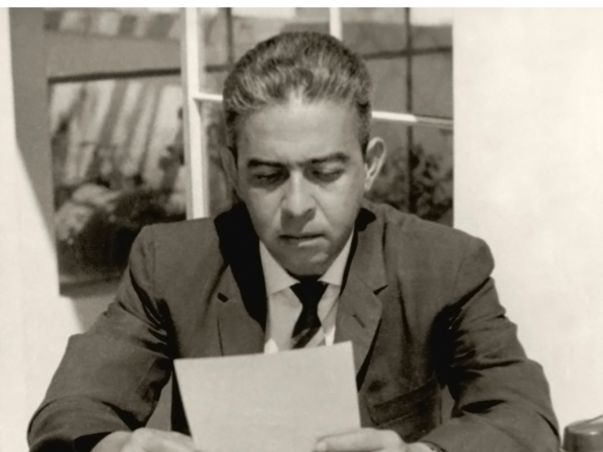 Carlos Castro Saavedra: exorcizar el dolor a través de la poesía