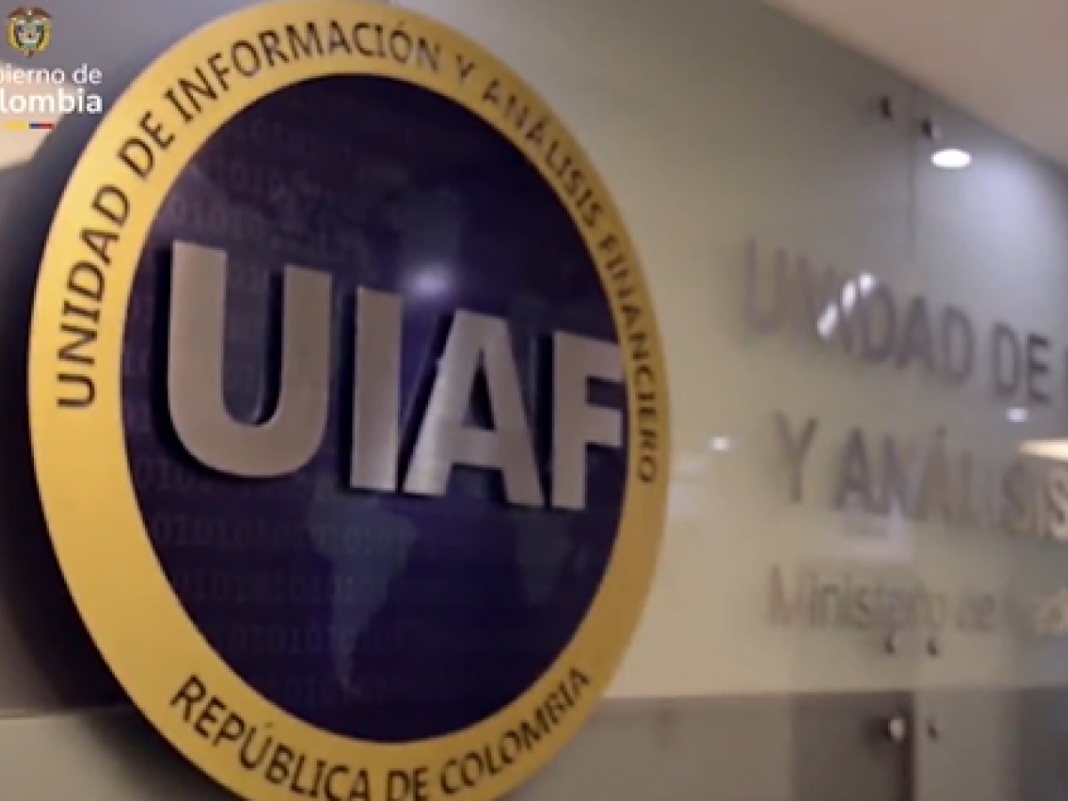 UIAF rechaza inclusión presidente Petro Lista Clinton
