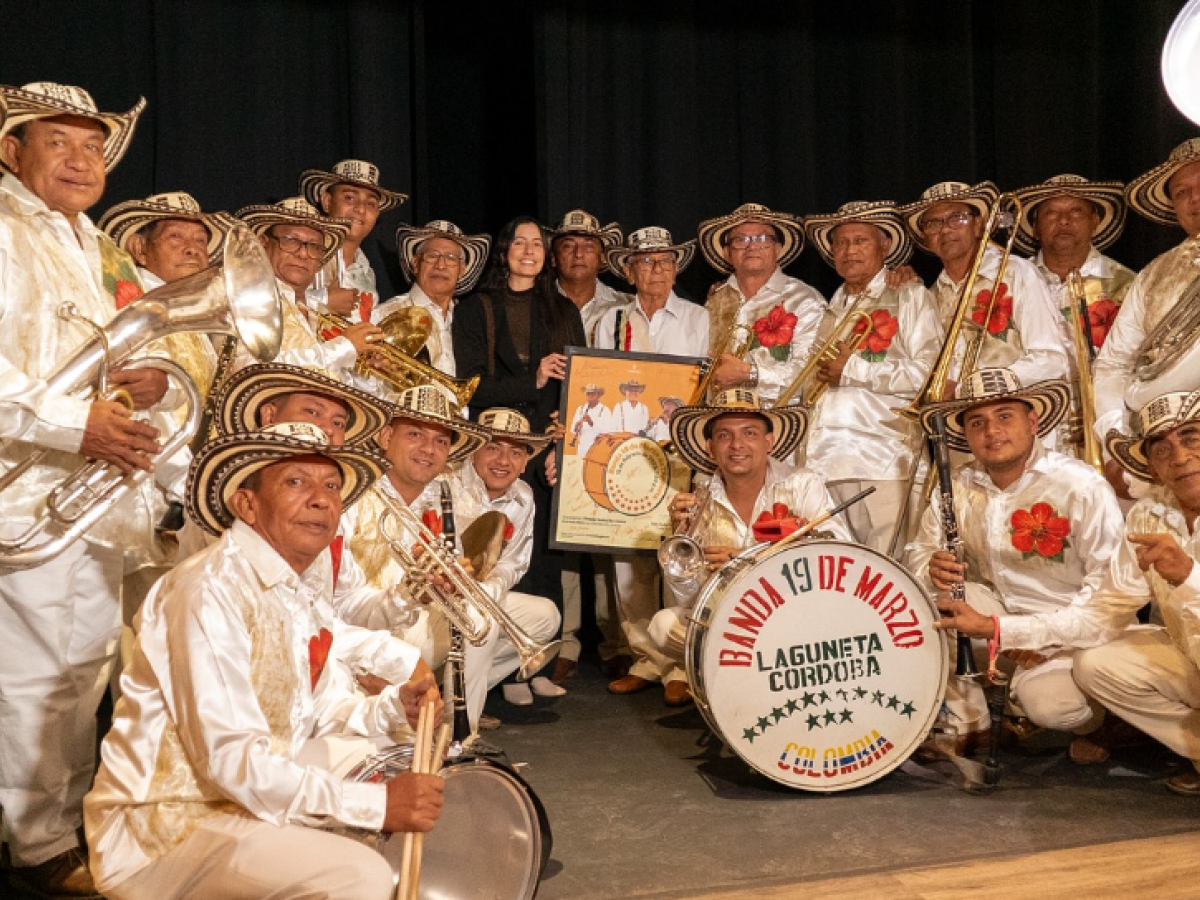 Fundada en 1966 por el maestro Miguel Emiro Naranjo, la agrupación cordobesa se consolidó como referente del porro y los fandangos, con más de 30 grabaciones y giras internacionales.