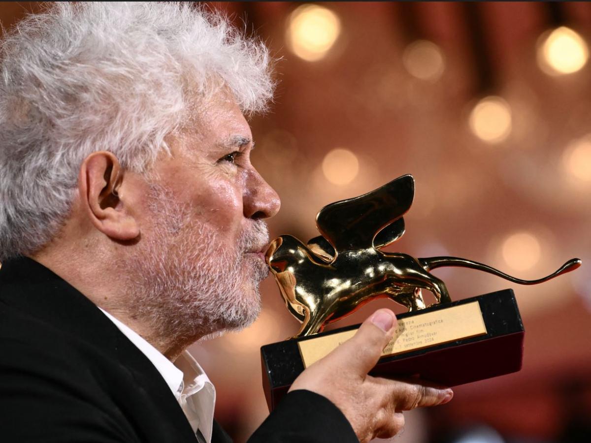 Pedro Almodóvar conquista el León de Oro en Venecia