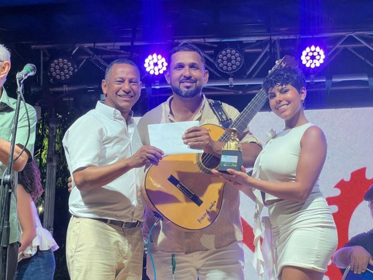 Festival Un Canto al Río: Alexander Vásquez y su hijo Alex David triunfan con La Octava Maravilla