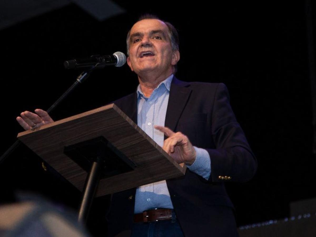 Odebrecht: Óscar Iván Zuluaga y su hijo acusados por Fiscalía - delitos