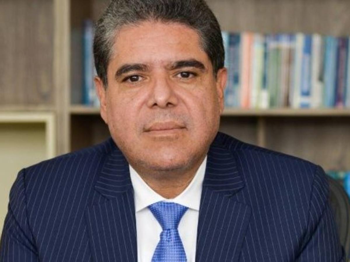 Se confirmó la salida de Carlos Hernán Rodríguez como contralor