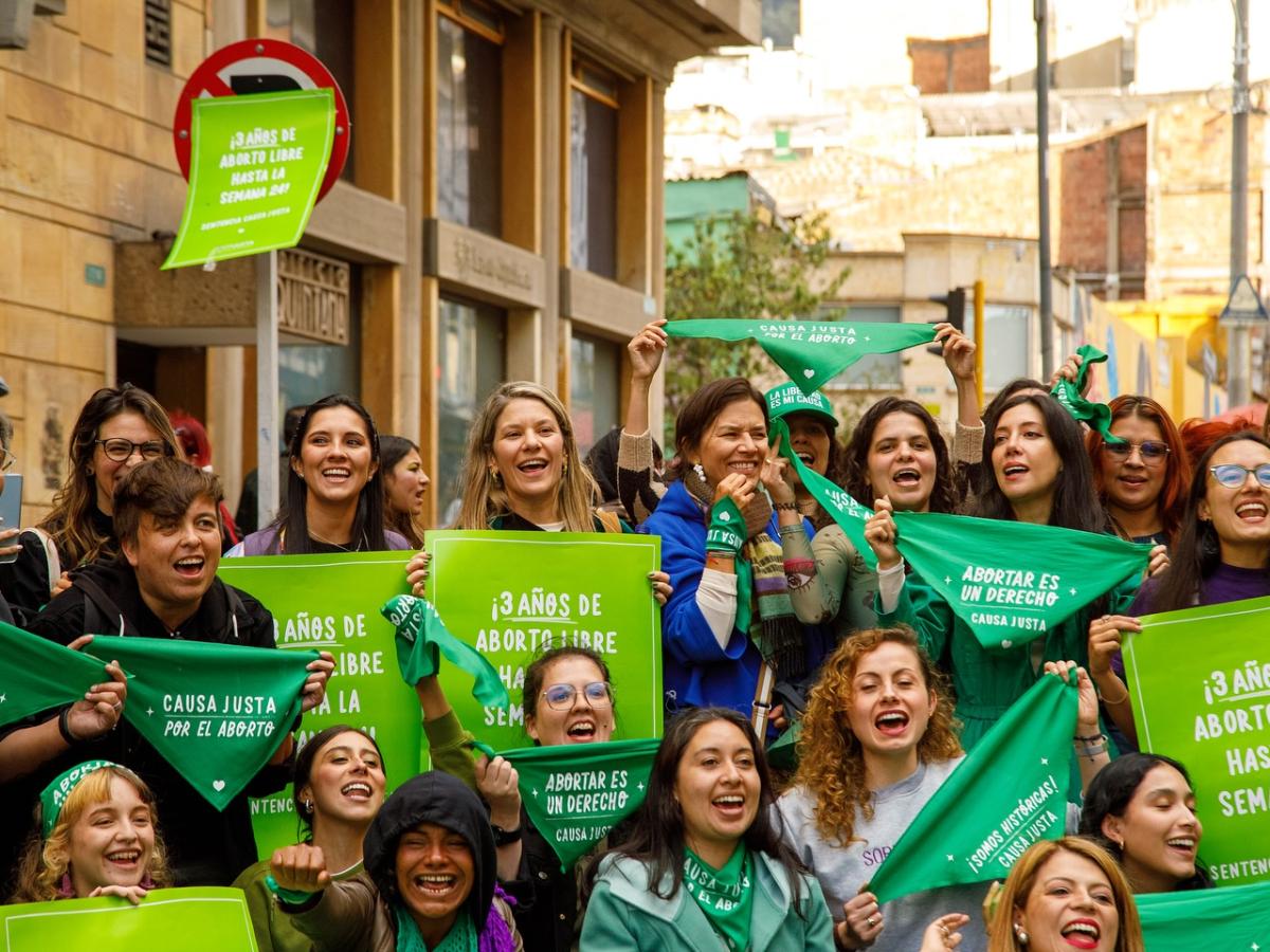 Aborto legal en Bogotá: persisten barreras en EPS y Concejo estudia nuevas restricciones