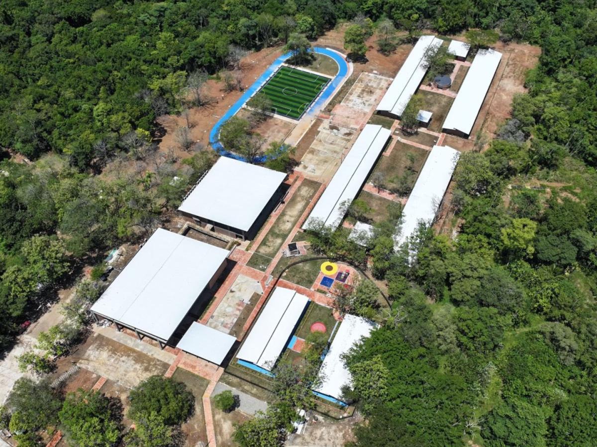 Inversión de Gobierno nacional por 1,8 billones para mejorar colegios y universidades de Colombia