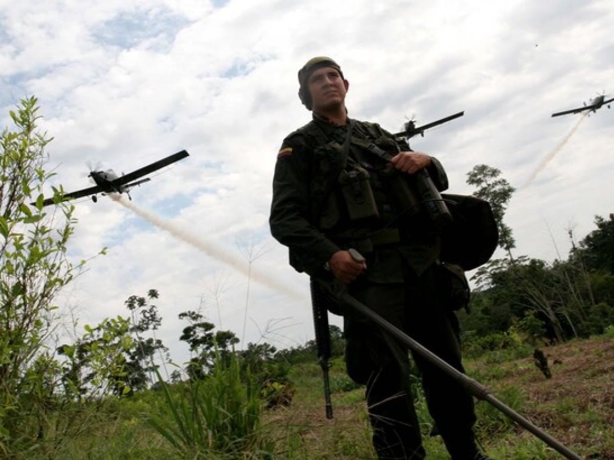 Avionetas para asperjar glifosato ahora controlarán incendios forestales