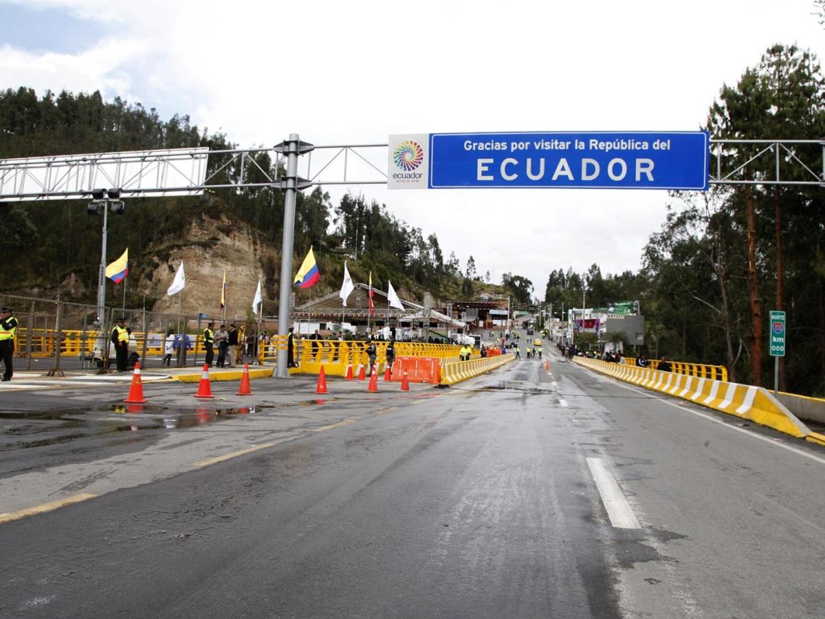 Comienzan a regir aranceles del 100% de Ecuador a Colombia