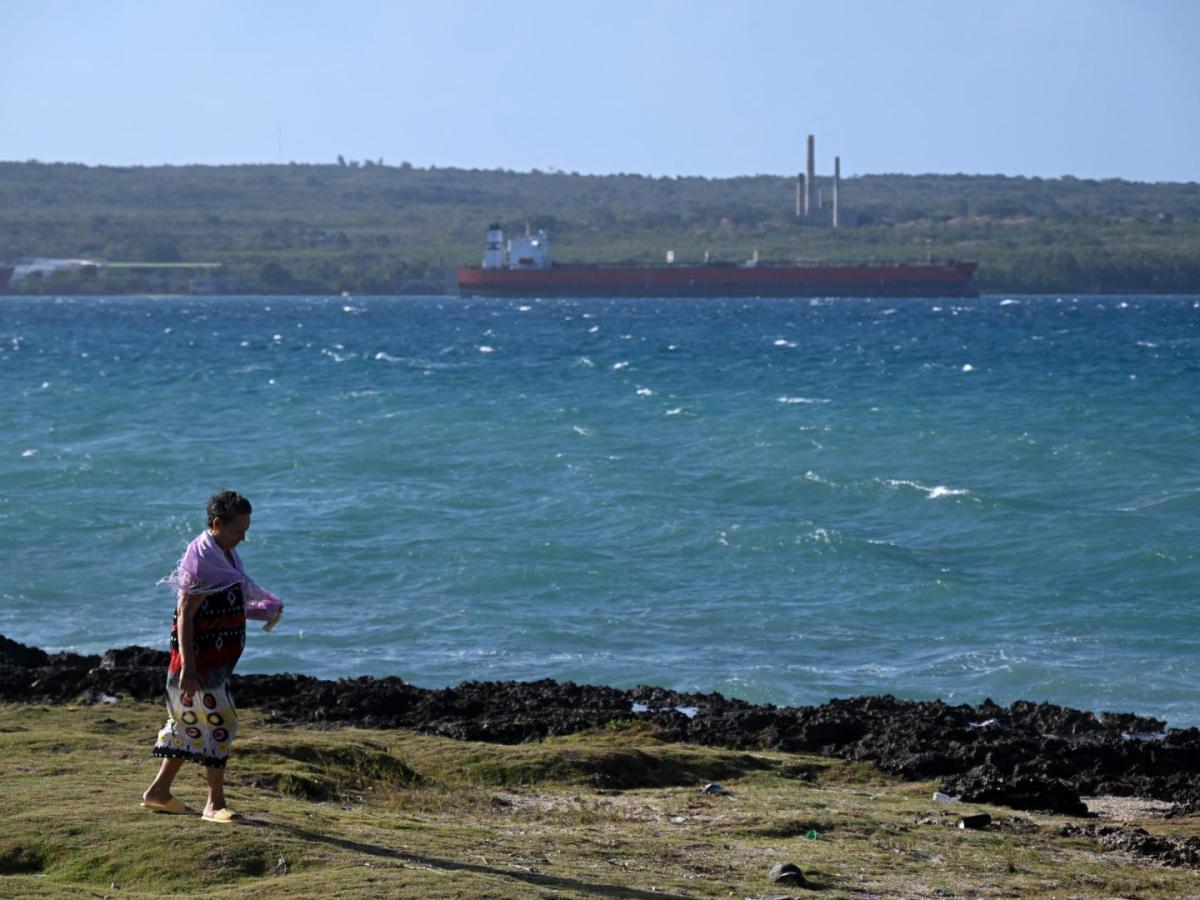 Los parlamentarios piden frenar las políticas de máxima presión' y evitar intervención militar al país caribeño