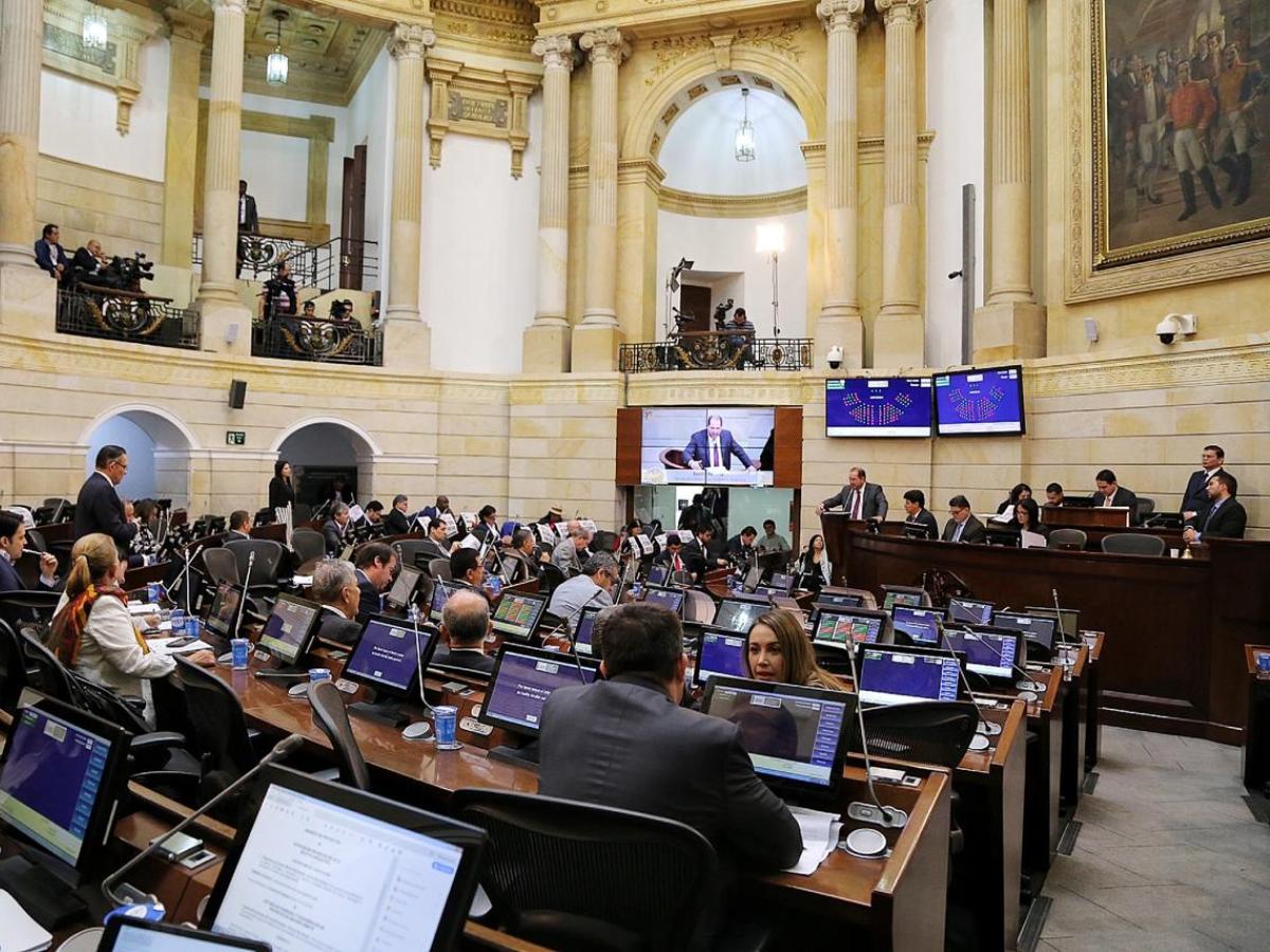 Congresistas ganaran 52 millones 