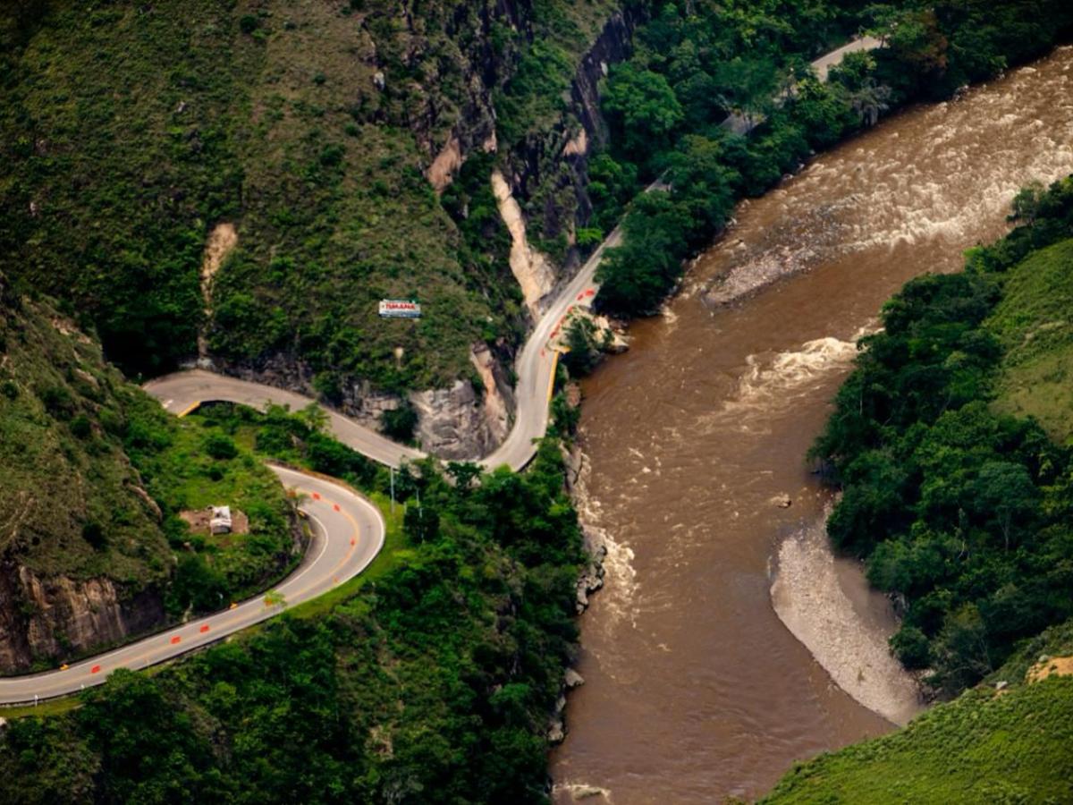 Construcción de dos viaductos en el sector de Pericongo, Huila