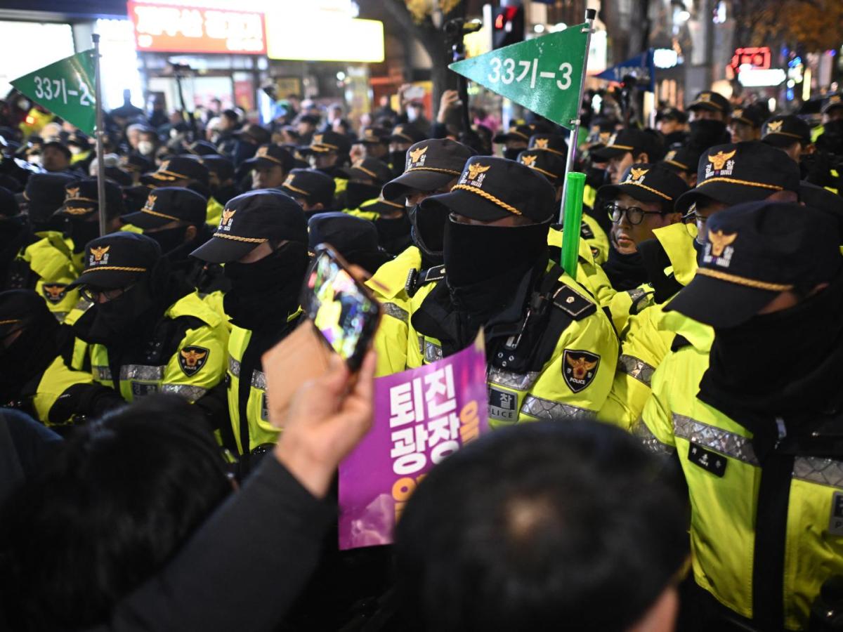 Corea del Sur, crisis ley marcial