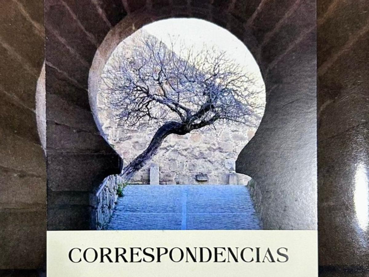 Lanzamiento de Correspondencias, obra presentada en la fiesta del libro y la cultura de Medellín