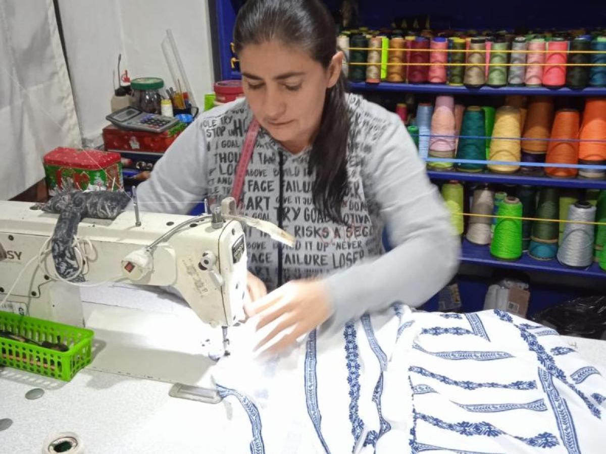 Profesión: costurera y modista, así es la profesión en Colombia