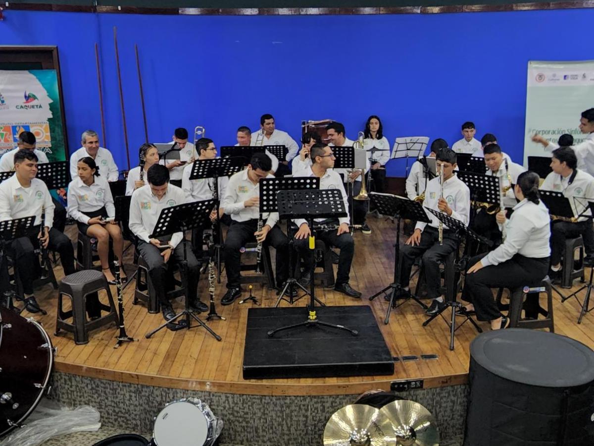 MinCultura entregó dotaciones a cuatro bandas departamentales 