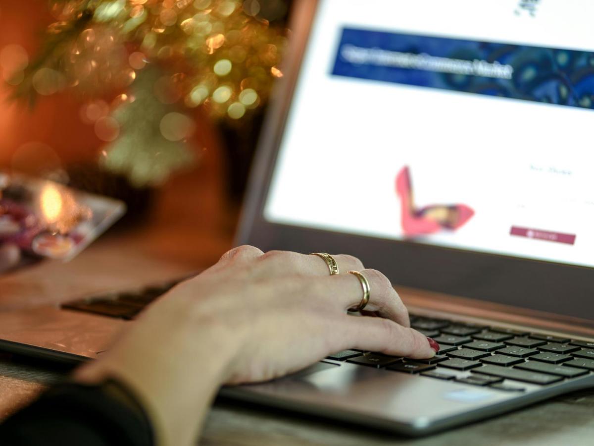 Día de Internet Seguro avances del MinTIC en conectividad en Colombia en 2025