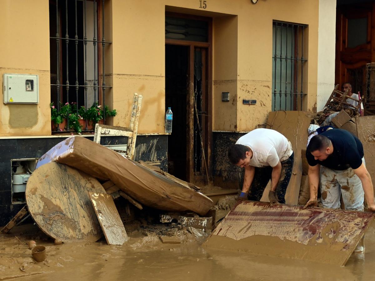 España: buscan más desaparecidos tras inundaciones