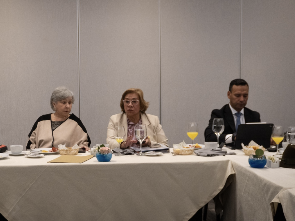 Delegación de Colombia viaja a Quito 