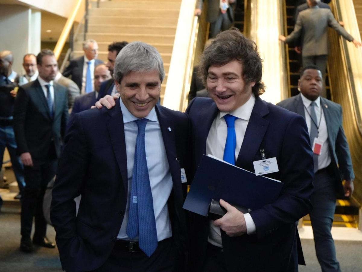 Desaprobación de Javier Milei llega al 63 % en abril, la más alta de su gobierno