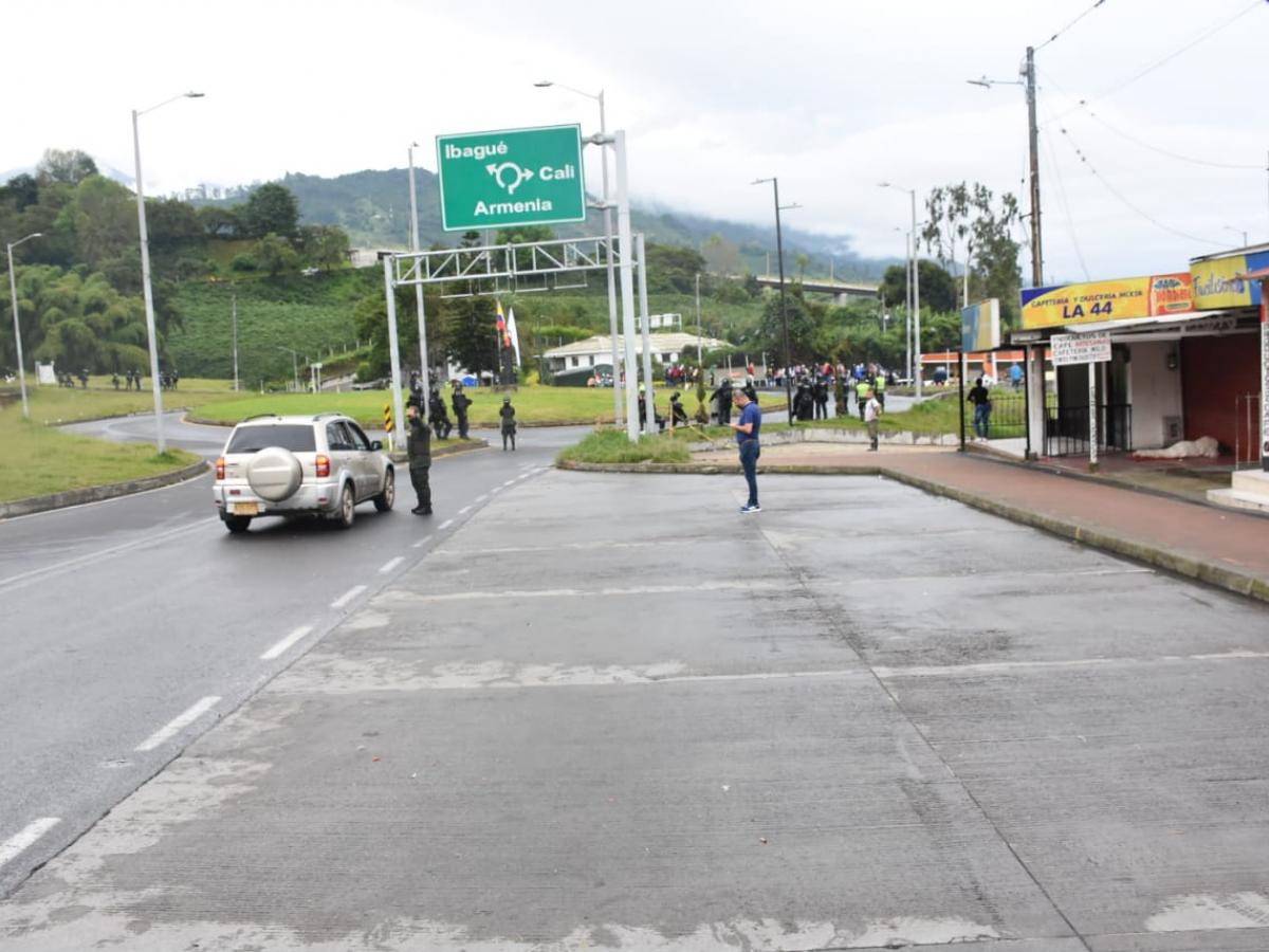 Indígenas y camioneros desbloquearon vía Calarca-Cajamarca