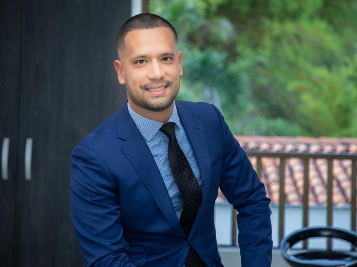 Solicitan nueva investigación contra Diego Cadena por presunto ejercicio ilegal de la abogacía pese a sanciones