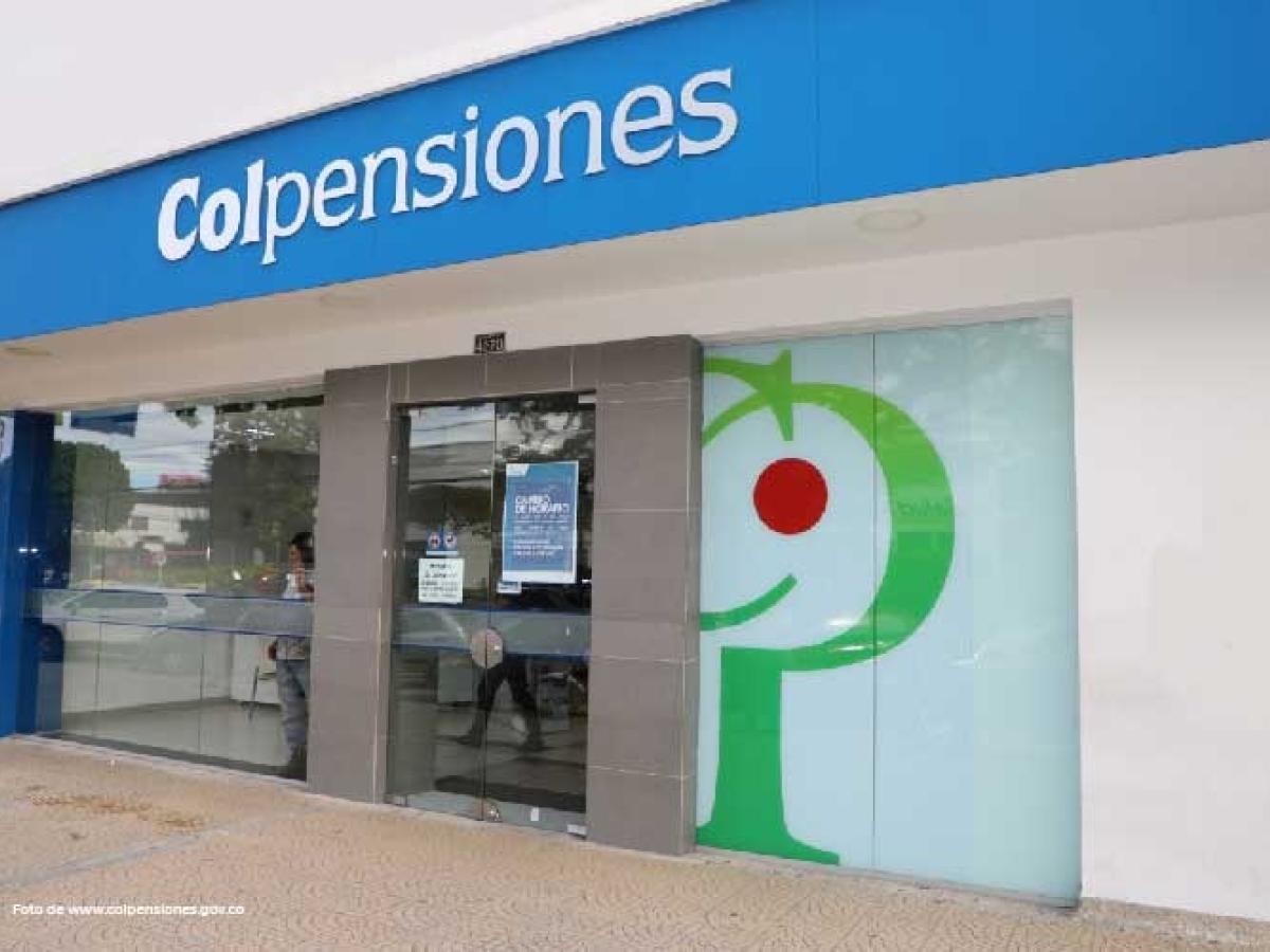 El primer mandatario aclaró que la transferencia de más de 25 mil cotizantes de fondos privados a Colpensiones se trata de hacer cumplir la ley y pidió claridad a la banca sobre los plazos de transferencia.