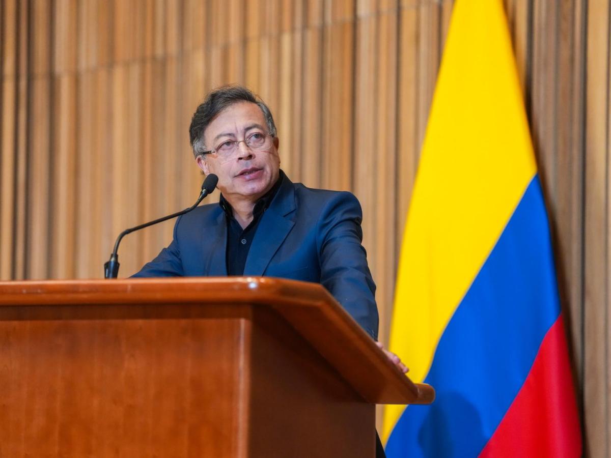 Petro critica hundimiento de ley en medio de crisis en Córdoba