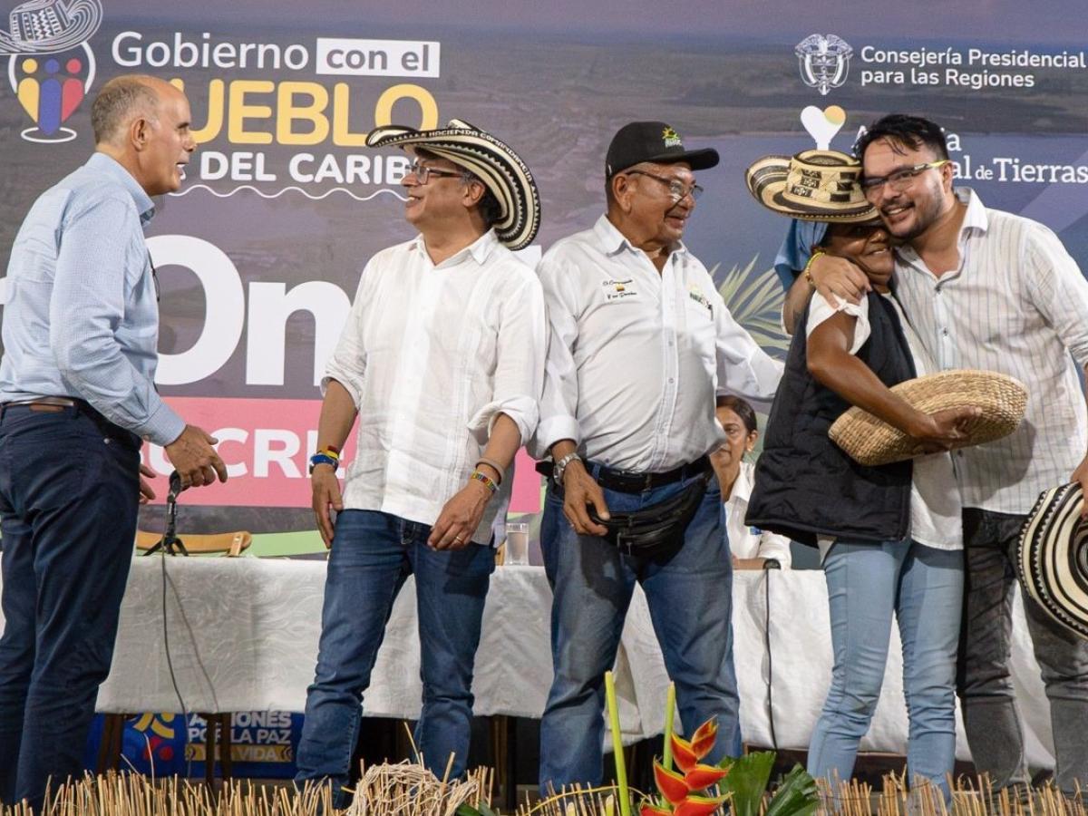 Entrega de tierras gobierno nacional 